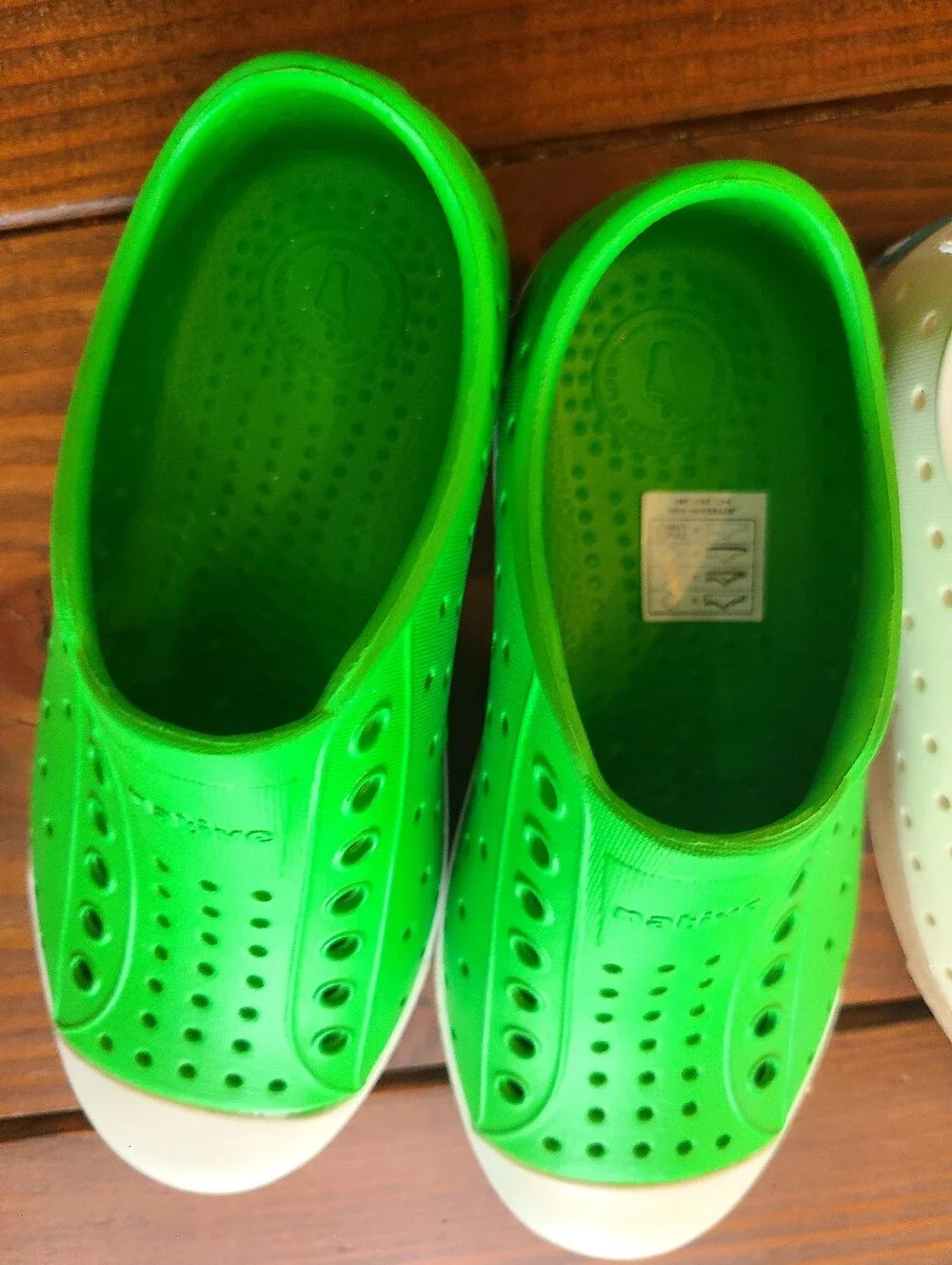 Native Kids' Jefferson Slip-On Shoes - Green/White and Cream/Gold - C12